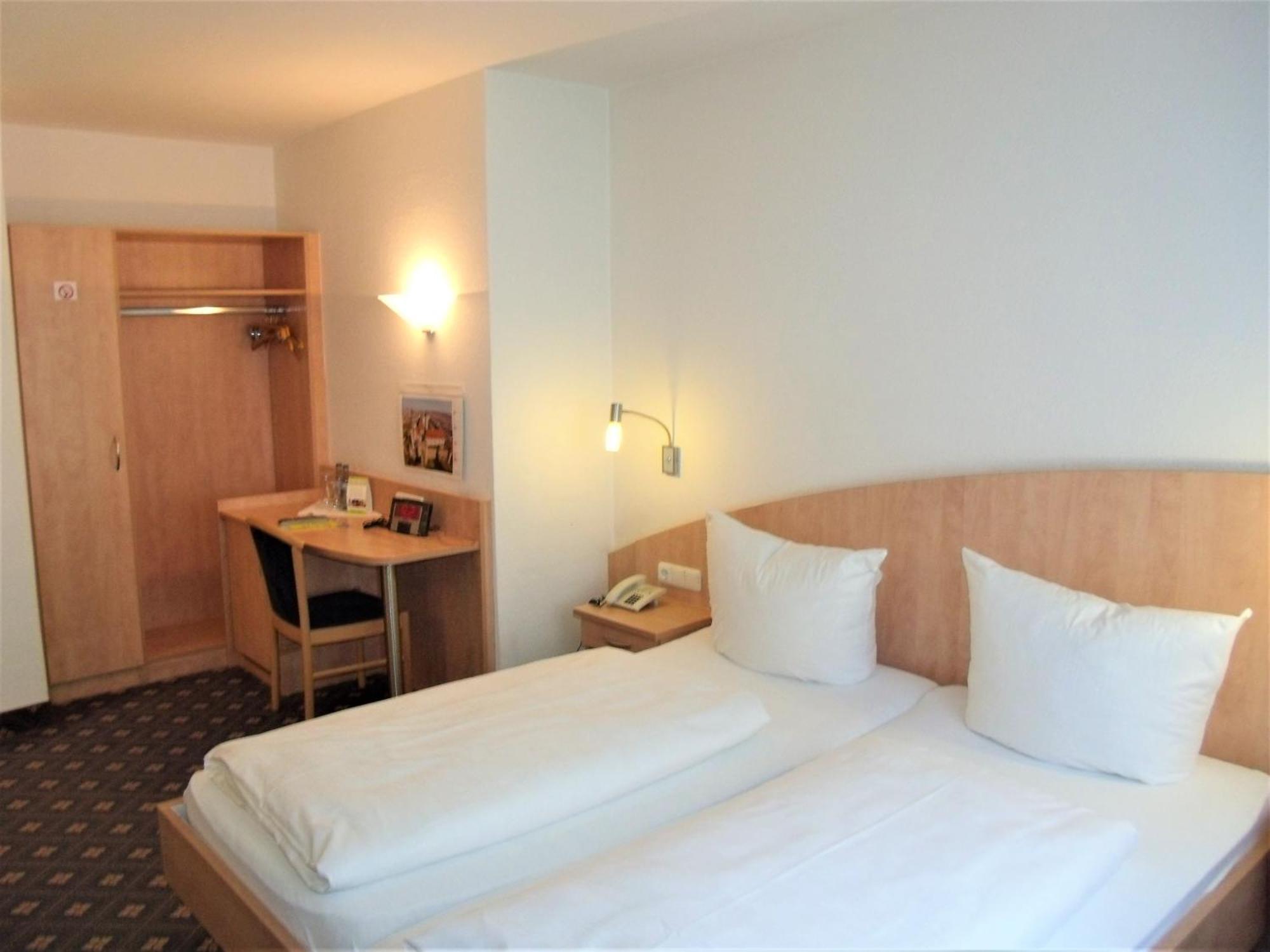 Hotel Brehm Wurzburg Bagian luar foto