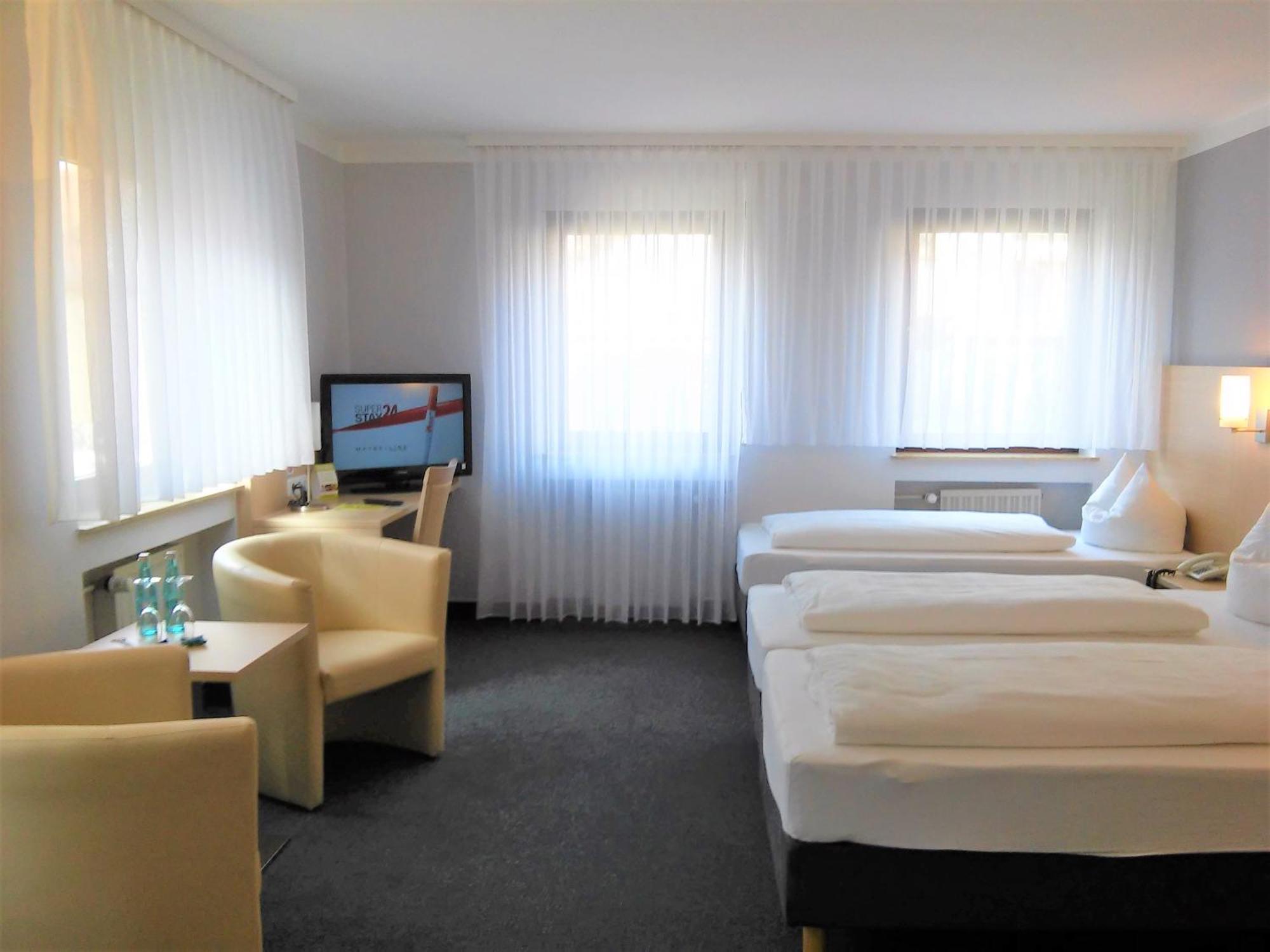 Hotel Brehm Wurzburg Bagian luar foto