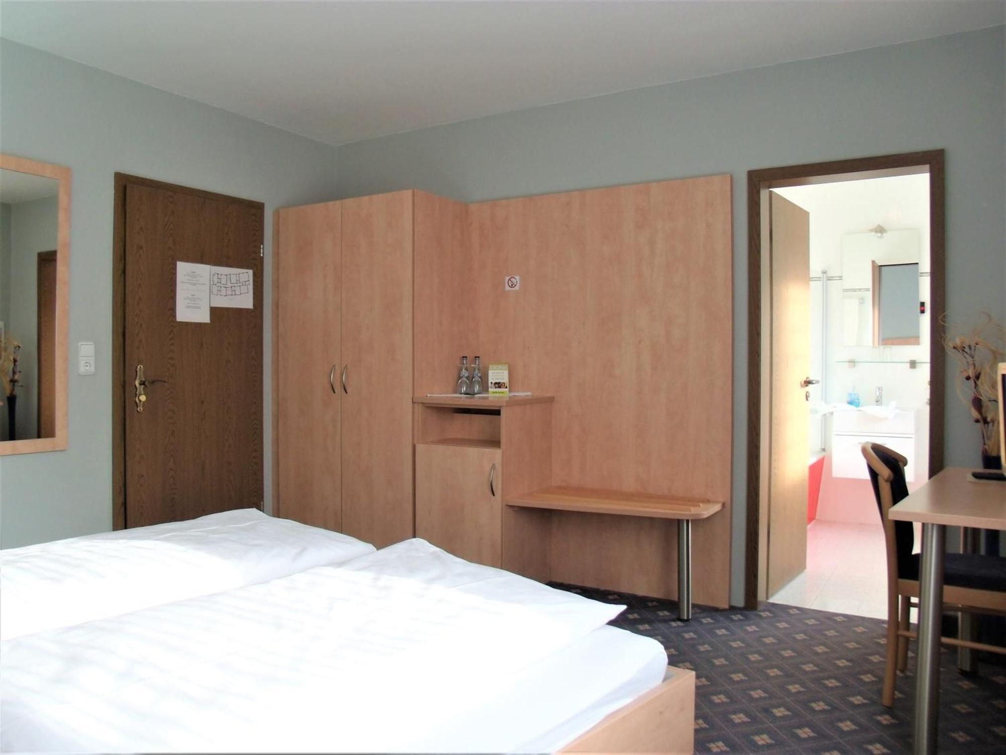 Hotel Brehm Wurzburg Bagian luar foto