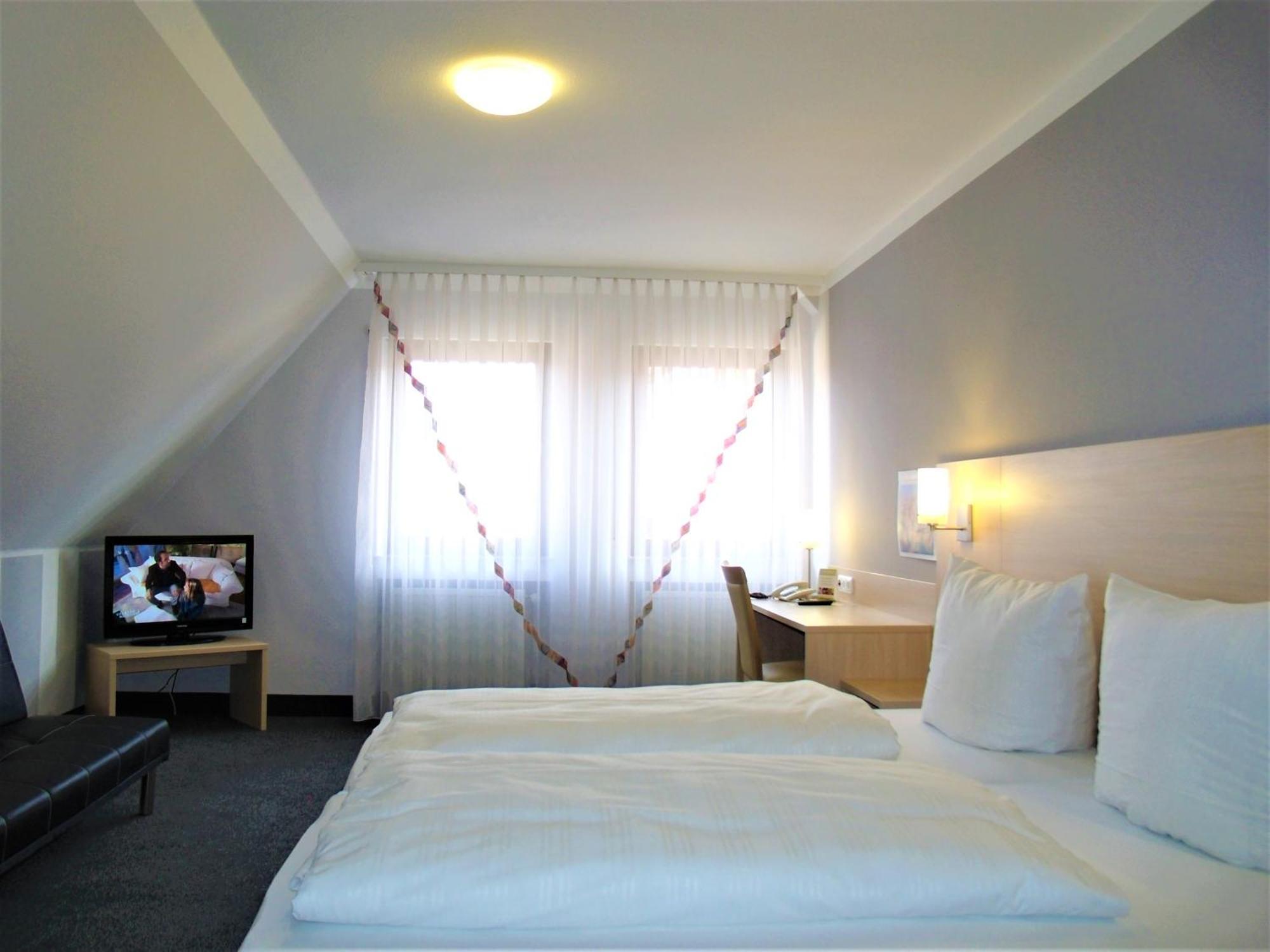 Hotel Brehm Wurzburg Ruang foto
