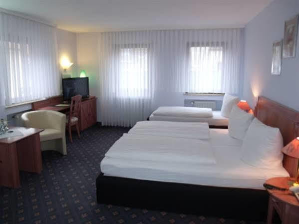 Hotel Brehm Wurzburg Bagian luar foto